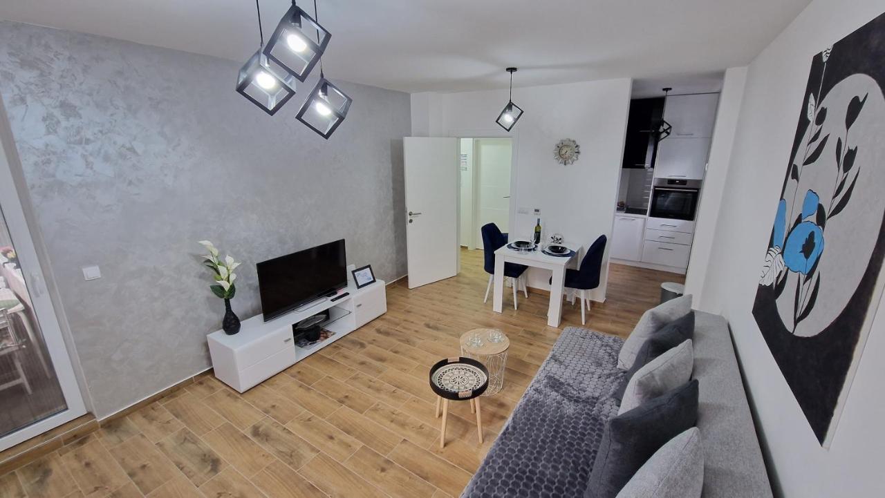 Apartman Astra Сремска Митровица Екстериор снимка